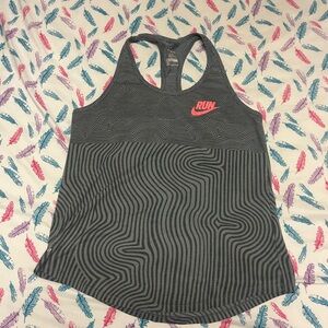 🌻Nike Tank Top